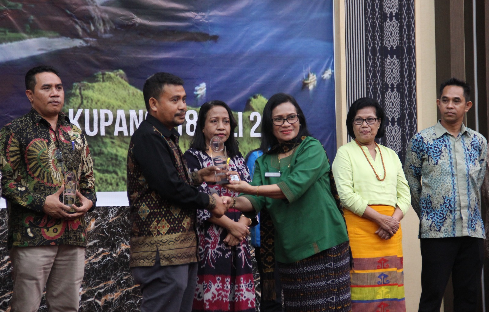 PENERIMAAN PENGHARGAAN  SEBAGAI BADAN INFORMASI PUBLIK